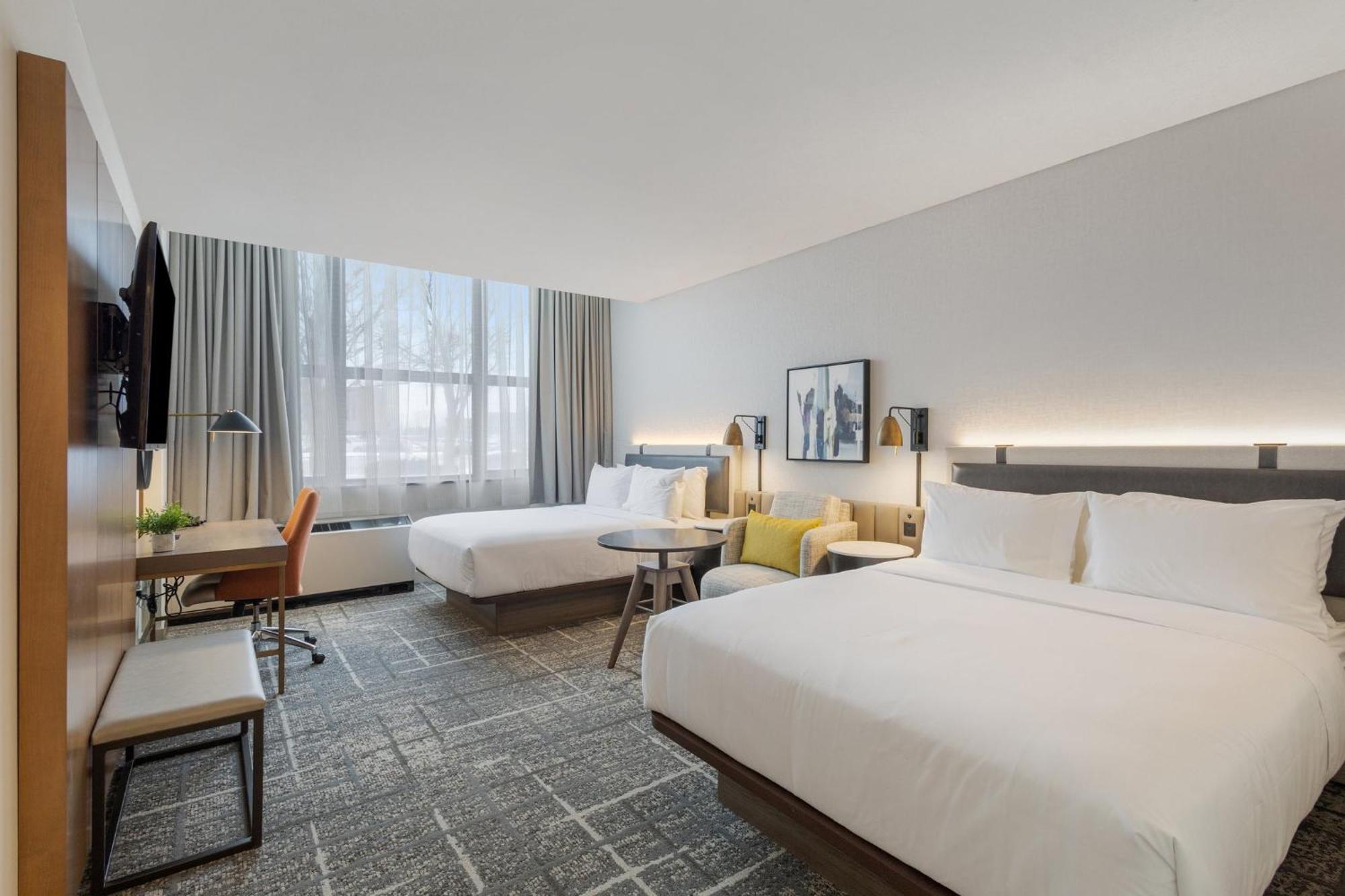 Hotel Crowne Plaza Lansing By Ihg Exterior foto